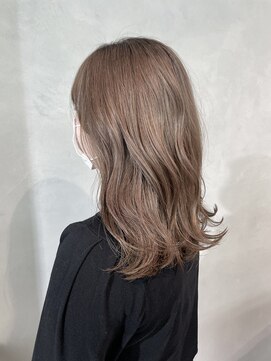 エル 北千住(elu) ピンクほんのり香るミルクティーベージュ【高橋担当】