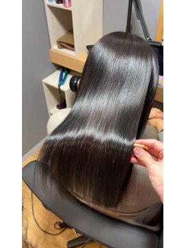 スリーク バイ ロイ 円町本店(sleek by roy) 触りたくなるつやつやアッシュカラー