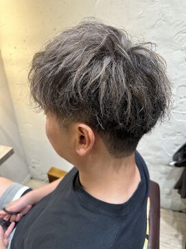 ミリ 千歳烏山(Mili CARE&SPA) 白髪ぼかしメッシュハイライト