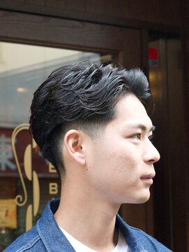 ザバーバー 渋谷(THE BARBER) フェザーパーマ+ツーブロックカット