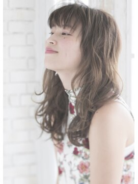 シャンプー 本店(SHAMPOO) 空気に溶け込むラフなカールでキュートナチュラルに