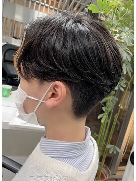 バイフィフス 原宿/表参道(by fifth) センターパート/毛流れパーマ/ツーブロ刈り上げ