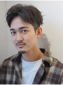 ラフでいて計算されたツーブロックスタイル