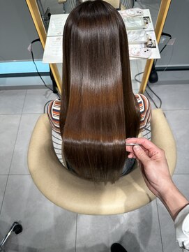 ロンドメリア 天神大名店(Lond Melia) ★斜めバングミディアムヘアグレージュカラーシルキーベージュ★