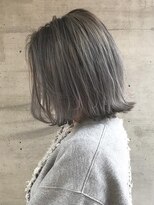 オナー(honor)&nbsp;20代30代大人可愛い艶感グレージュ切りっぱなしボブ