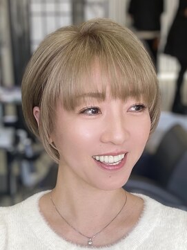 アヴソリューク(Absoluk) 前髪あり丸みショート