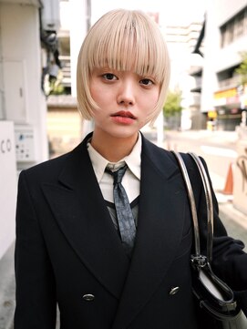 トゥコ(tuco) ホワイトブロンドブロンドカラー抜きっぱなし金髪ミニボブ