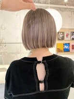 ルーム(Loom.)&nbsp;ハイトーンボブぱっつん前髪ボブミニボブ切りっぱなしボブ