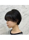 コンパクトにまとまるマッシュショート