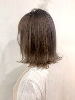 トレヘアー(tRe hair) 外ハネ　ダブルカラー　ミルクティー