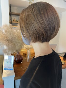 アトリエトゥッティー(atelier tutti) ミニボブ+アッシュベージュ