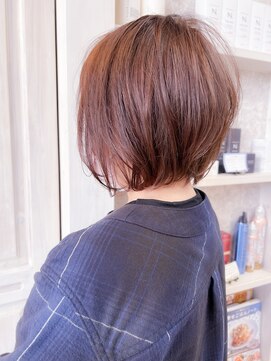 キャアリー(Caary) 福山Caary30代40代人気小顔補正立体カット前下がりレイヤーボブ