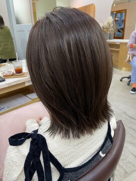 キュオンシア(CUEON. ciea) 柔らかレイヤー×透明感グレージュ