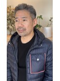 グレイヘアのメンズ刈り上げスタイル