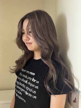 ユーリ(JUURI) グレージュ/ラベンダー/透明感/レイヤーカット