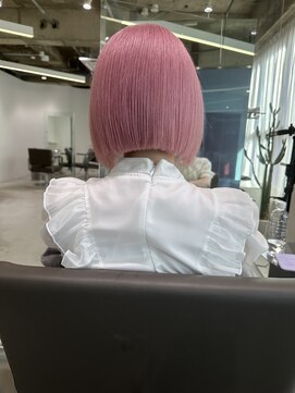 キオク(KIOX) 寒色ピンクに切りっぱなしボブ