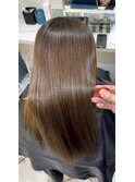 ハイライトブリーチ毛の切れ毛を整える 艶ストレート