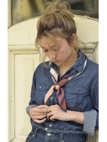 コイ(coii)&nbsp;☆たっぷり後れ毛のルーズおだんごアレンジ☆【coii】