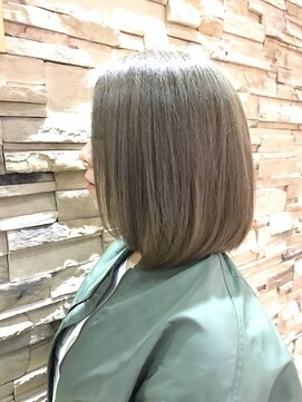 ビセ(VISE) 透明感×大人可愛い×グレージュ