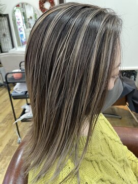 リリー ヘアーアンドビューティー(Lily) バレイヤージュカラー