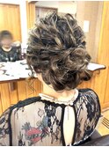 ルーズアップスタイル　結婚式お呼ばれヘア