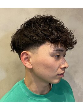 バーバーショップ フォーシーズン(BAR BER SHOP FOURSEASON) テーパーフェード/スペインカール