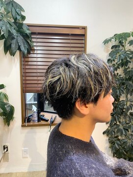 ミオ(mio) ハイライト×無造作センターパート