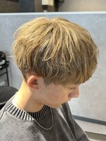 エデアンルクラ 下通(EDEAN Leclat)&nbsp;熊本メンズカラー ハイトーン ミルクティー ブリーチ MEN'S HAIR