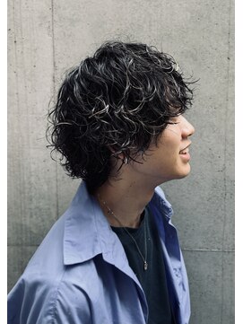 レジュアル(RESSUAL) 無造作　波巻　ニュアンスマッシュ　センターパート　ツイスパ