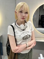 ソル ジングウマエ(SOL JINGUMAE)&nbsp;mayu//ホワイトブロンド抜きっぱなしパッっとボブ