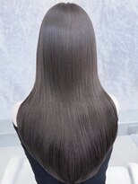 フィヴェント(Fivent) 黒髪韓国小顔レイヤーイメチェン暗めオリーブグレークラゲヘアー