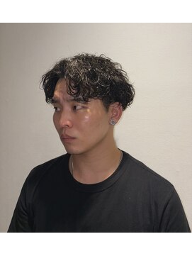 アース 三軒茶屋店(HAIR&MAKE EARTH) 細かい束感で立体感を出すパーマ【三軒茶屋】