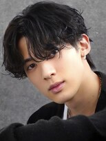 ゴールド 京都 三条(GOALD)&nbsp;黒髪センターパート緩めスパイラルパーマ波巻き