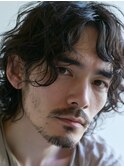 大人の清潔感を叶えるメンズ毛流れパーマ