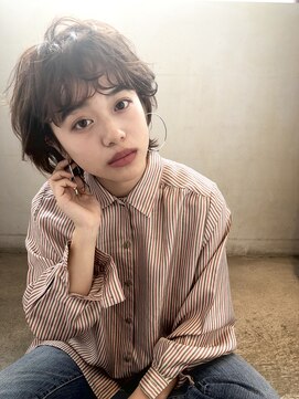 エミィ(emme) ショートウルフ×フェザーカール［立川/立川駅/立川南口］