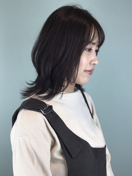 トレパルッキエーレ(tre parrucchiere) ［-tre-］ミディアムウルフスタイル