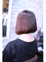 ヴィソップ(V.S.O.P)&nbsp;【V.S.O.P×カラーグレス】後ろ姿が綺麗に見える前下がりボブ