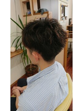 カットブース ティントン(t!mg tomg) ツーブロックショート