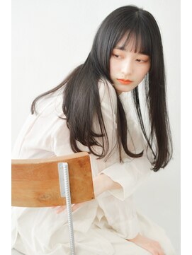 ヴィッカエコル (vicca 'ekolu) 《'ekolu 横山》うるツヤ柔らかい暗髮ロング前髪あり