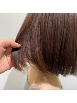 コマド(Comado)&nbsp;ほんのりピンクブラウンのボブスタイル