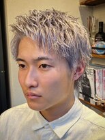 ビンゴ(BINGO)&nbsp;1112グレージュハイトーンカラー束間短髪ショートモテ髪ウルフ