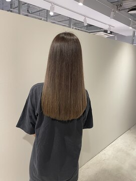 オン(ON) 艶グレージュ