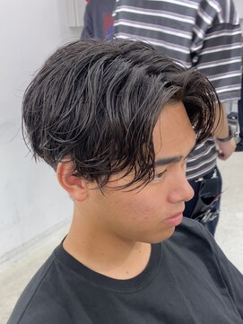 フィフス 栄(fifth) ツイストスパイラルパーマセンターパートツーブロックメンズ栄