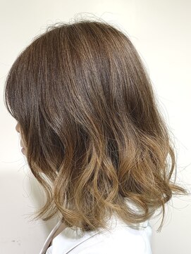 アズール 草加(azule) ベージュ グラデーションカラー ケアブリーチ