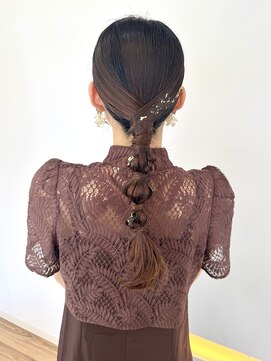 ハノン(Hanon) つやっとタイト編みおろし/お呼ばれヘア