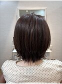 ピンクベージュカラー × 外ハネスタイリング