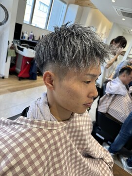 タカギ(TAKAGI) ホワイトメッシュツイストツーブロックアップバングフェード