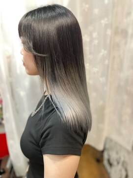 ヲタクに美容室は難しい。 ブリーチ3回～ホワイトグラデーション