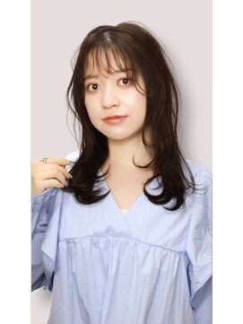 オフザリップヘアー(off the Lip hair) シースルーバング×外ハネミディ