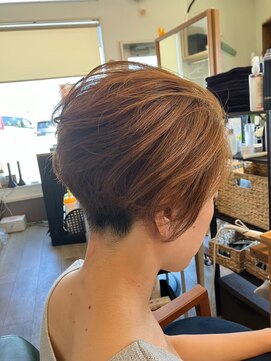 アンバー(amber) 刈り上げショート